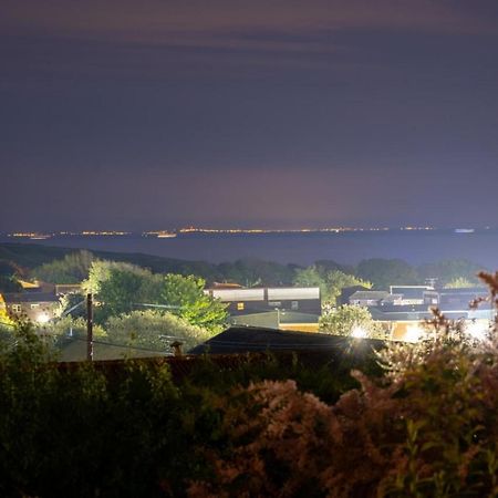 Bijou Annexe, Sea View, Private Entrance & Parking - Folkestone Hotel Exterior foto
