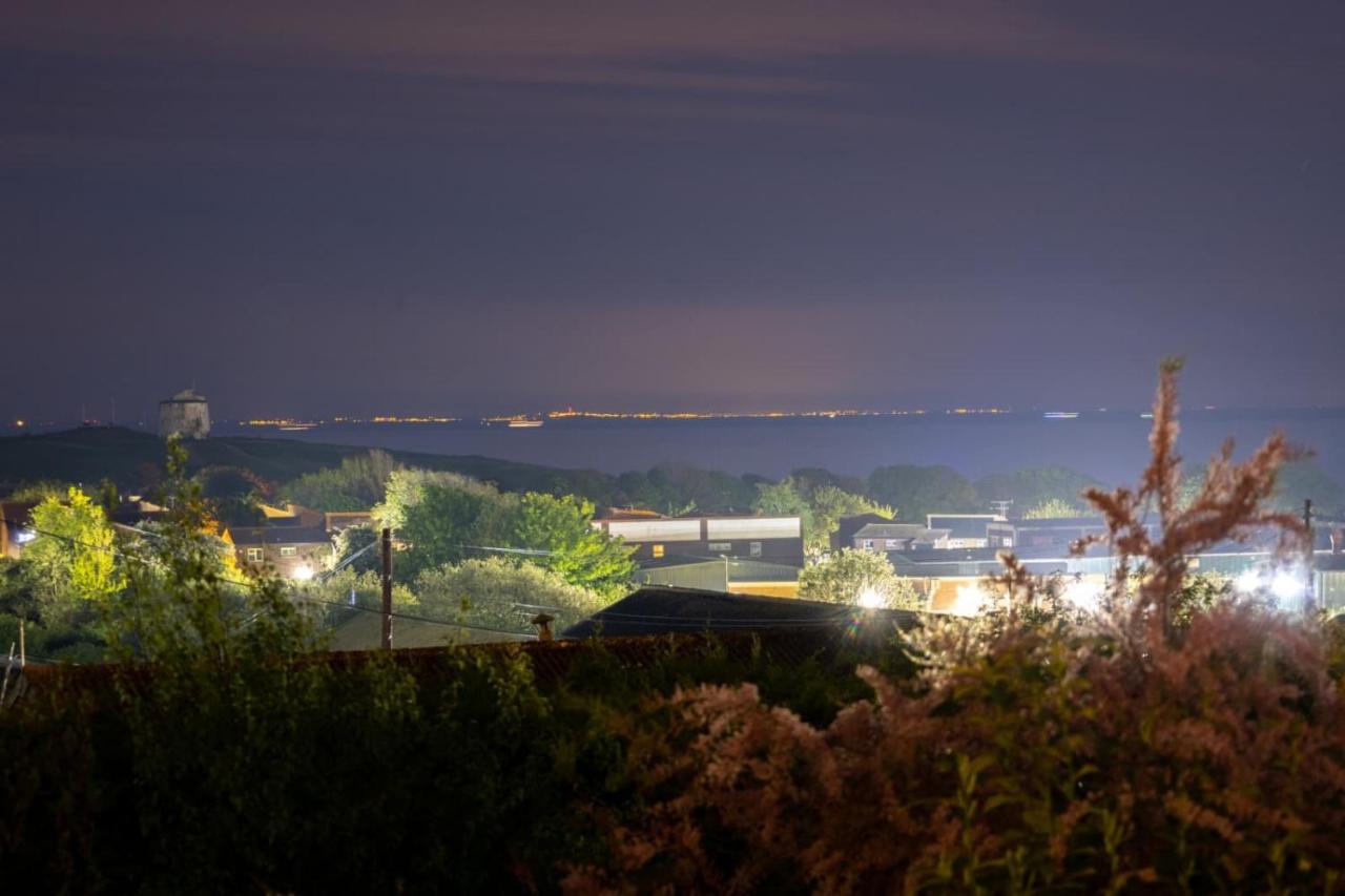 Bijou Annexe, Sea View, Private Entrance & Parking - Folkestone Hotel Exterior foto