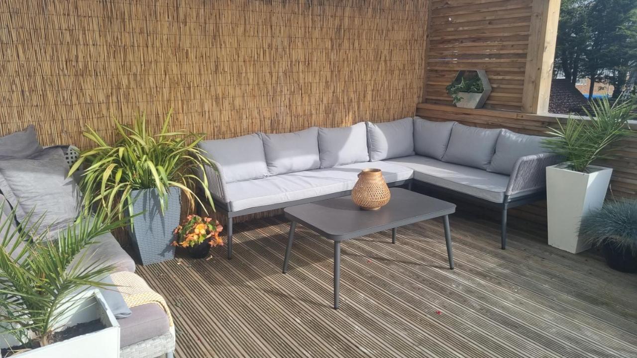Bijou Annexe, Sea View, Private Entrance & Parking - Folkestone Hotel Exterior foto